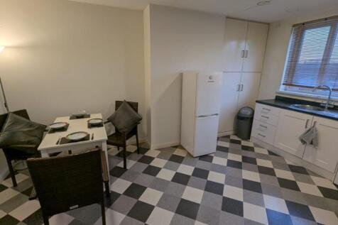 Open-plan kitchen diner 5.jpg