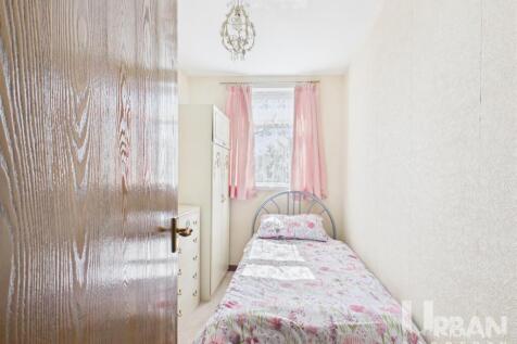 CAM03038G0-PR0162-STILL028.jpg