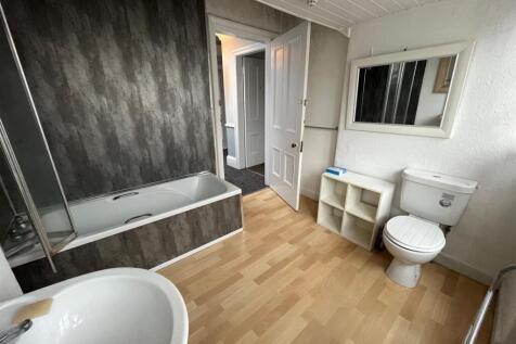 Bathroom.jpg