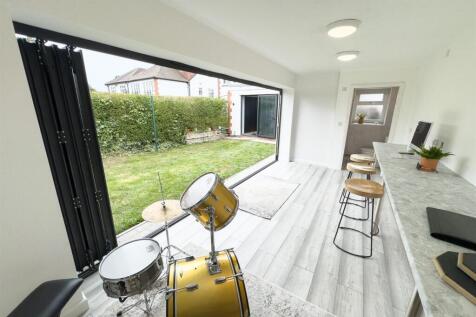 Garden Room.jpg