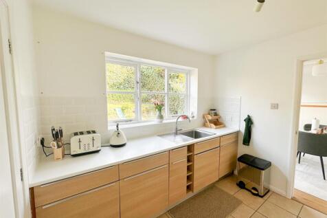 kitchen 1.jpg