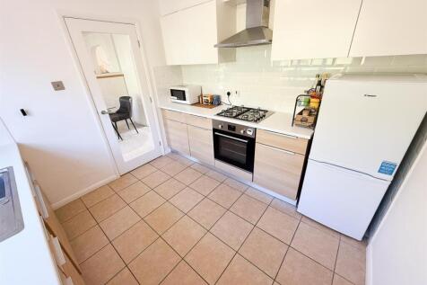 kitchen 2.jpg