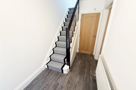 Hallway (3).jpg