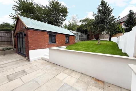 Rear Garden (4).jpg