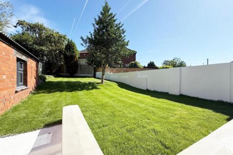 Rear Garden (3).jpg