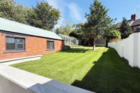 Rear Garden (1).jpg