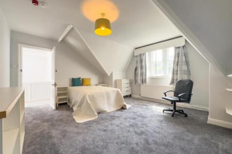 ROOM  2.jpg