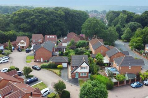 2 Woodlea Grove 1.JPG