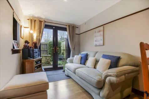Family Room (2)