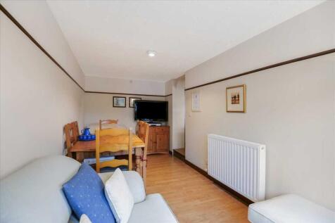 Family Room (3)