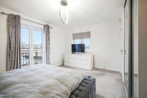 Bedroom One (2)