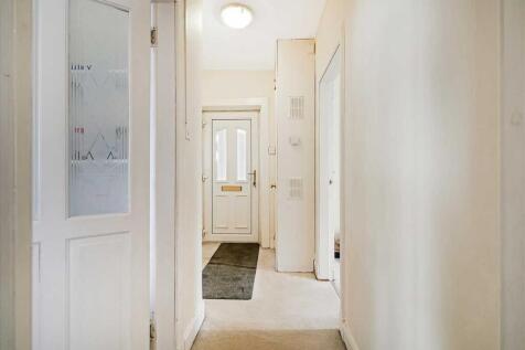 Entrance Hallway (2)