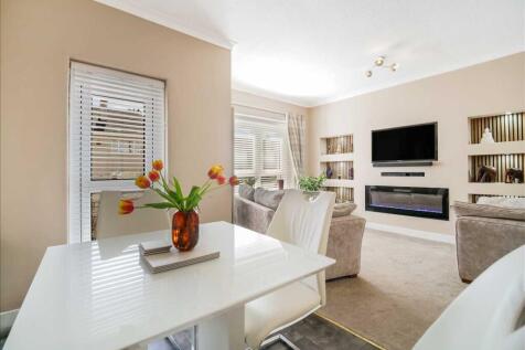 Dining Area (2)