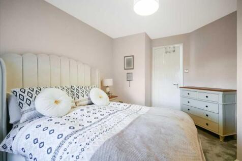 Bedroom One (2)