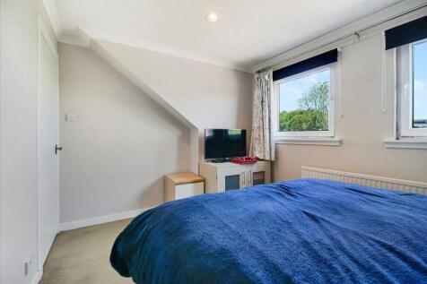 Bedroom One (2)