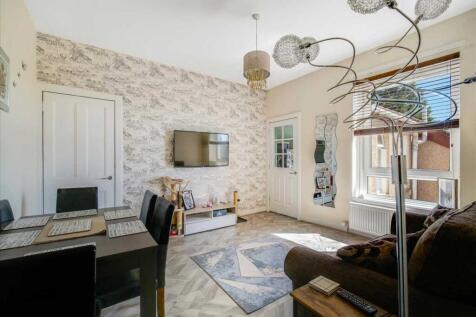 Lounge Dining Area