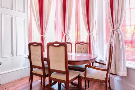 Lounge Dining (3)