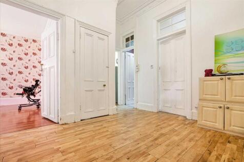 Entrance Hallway (2)