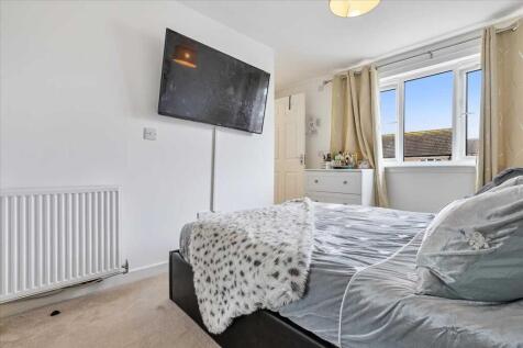 Bedroom One (3)