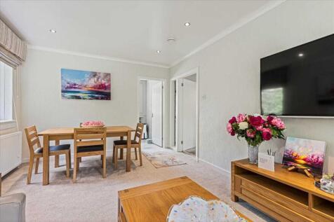Lounge Dining (2)