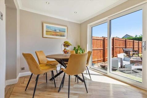 Dining Area (1)