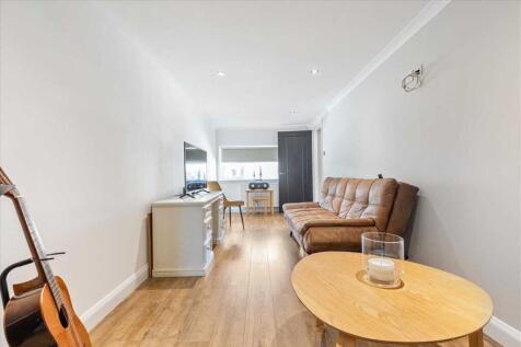 Family Room (1)