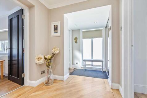 Entrance Hallway (1)
