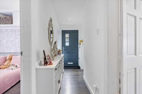 Entrance Hallway (2)