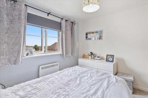 Bedroom One (3)