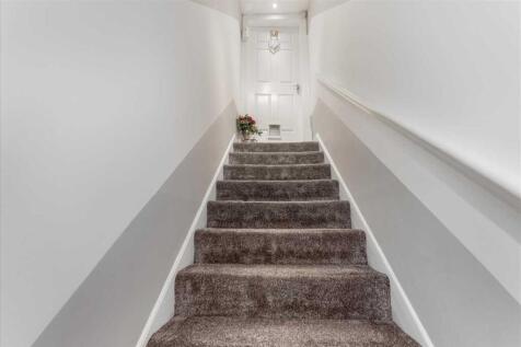 Entrance Hallway (3)