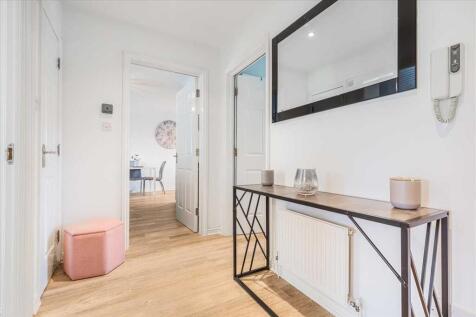 Entrance Hallway (1)