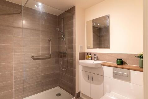 Stylish & functional walk in shower