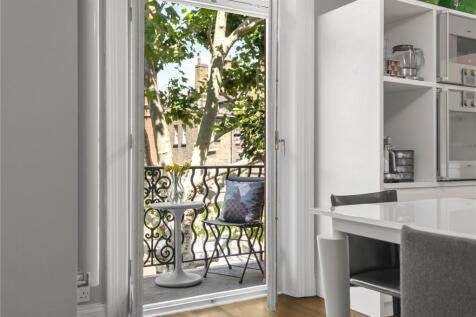 Kitchen/Balcony