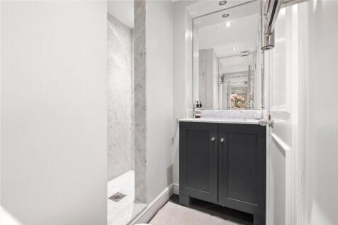 Family Shower Room