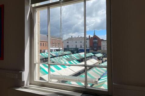 Views over market