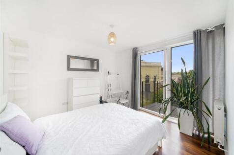Reception/Bedroom 2