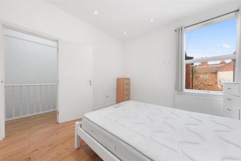 Bedroom 2 (2)