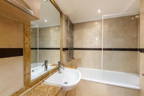 Main Bathroom.jpg