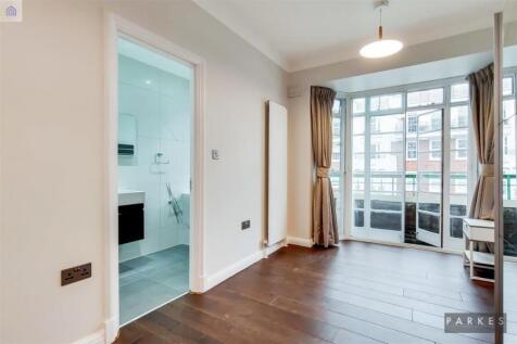 Ensuite Bedroom 1.jpg
