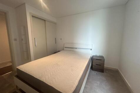 Master Bedroom2.jpg
