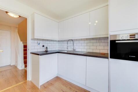 2_Kitchen-2.jpg