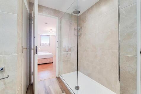 8_Ensuite 2-0.jpg