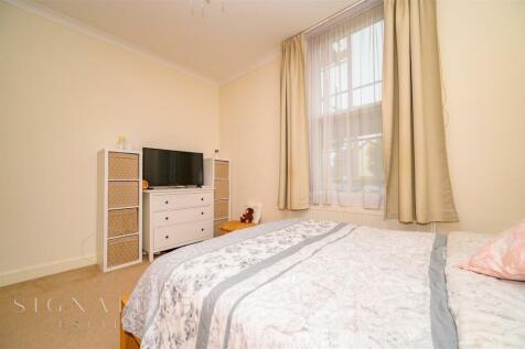 LeavesdenCourt41of83.jpg