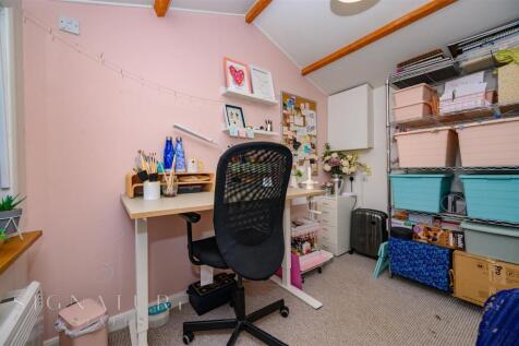 Cabin Office 3