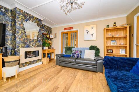 Lounge 2