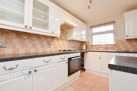 Kitchen (17).jpg