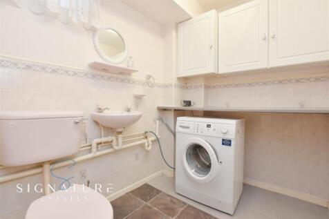 Downstairs WC.jpg