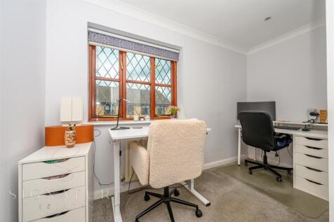 bedroom2.