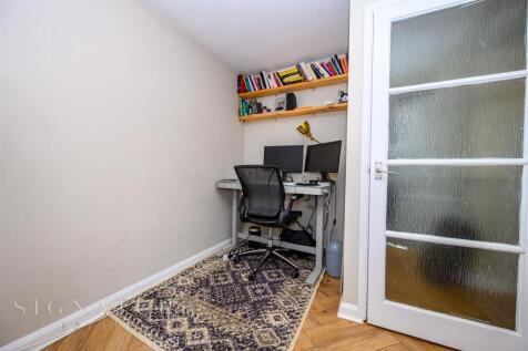 Bedroom 3/Office Space