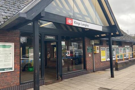 Kings-Langley-station-edit.jpg